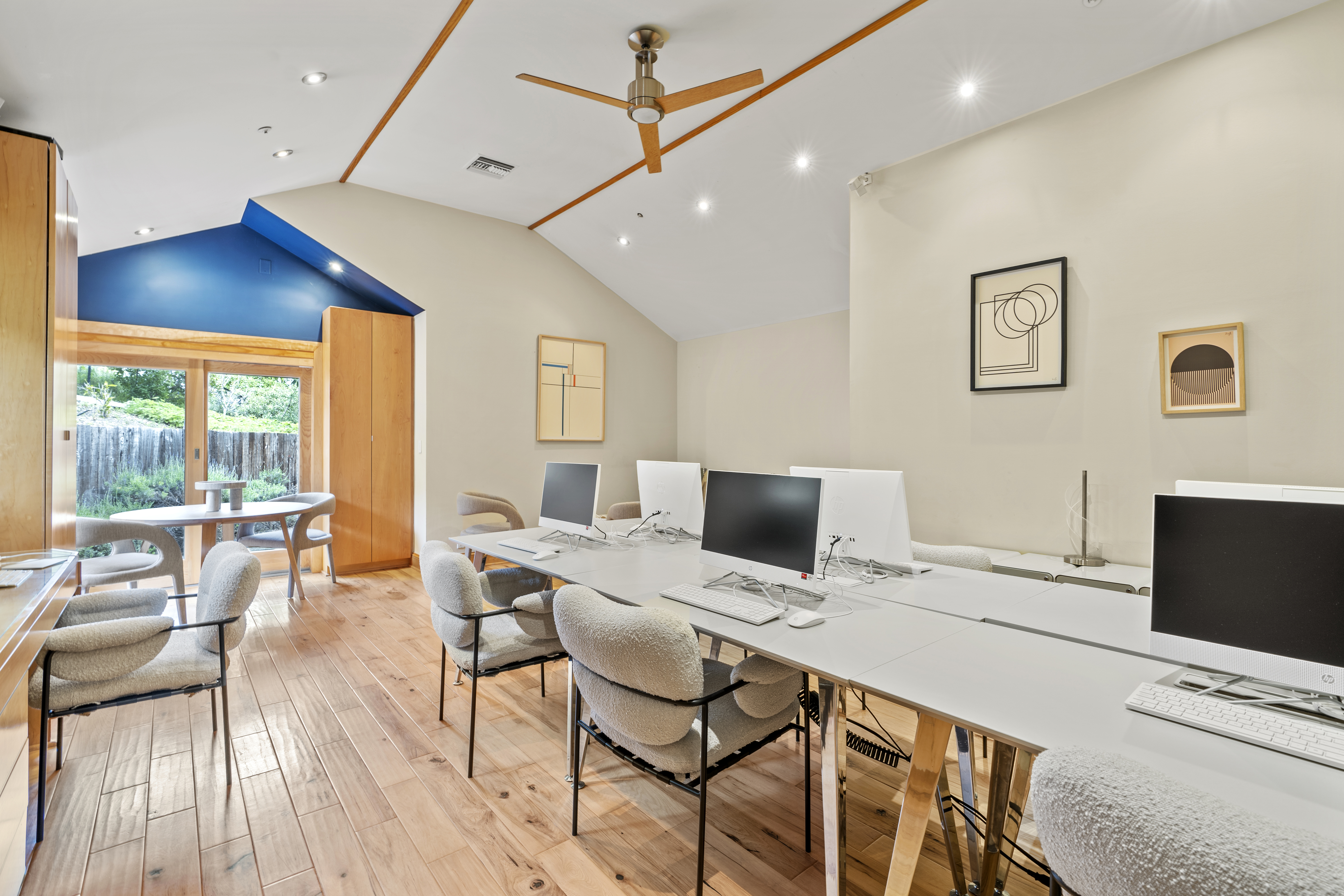 residential treatment for teens study room with computers